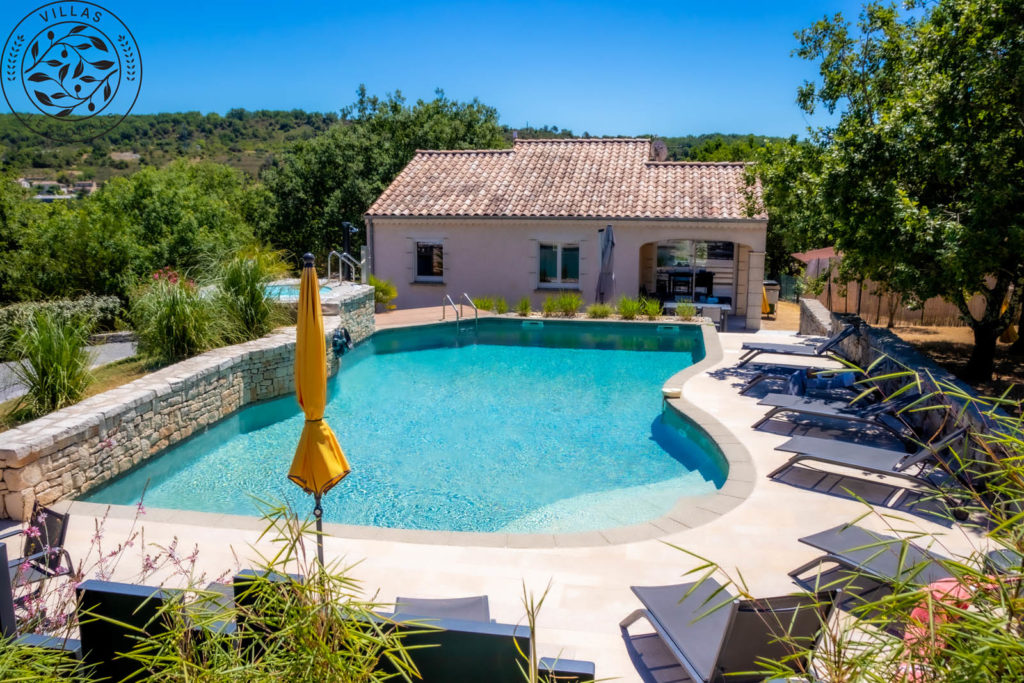 location d'une maison avec piscine en ardeche